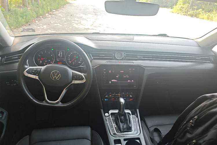 Used Volkswagen Magotan 2020 330TSI DSG Leading Model Center Console
