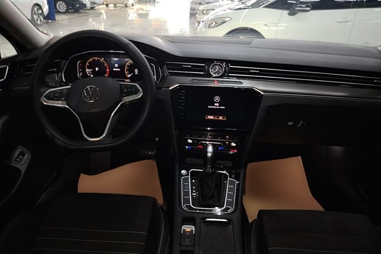 Used Volkswagen Magotan 2020 330TSI DSG Luxury Edition Center Console