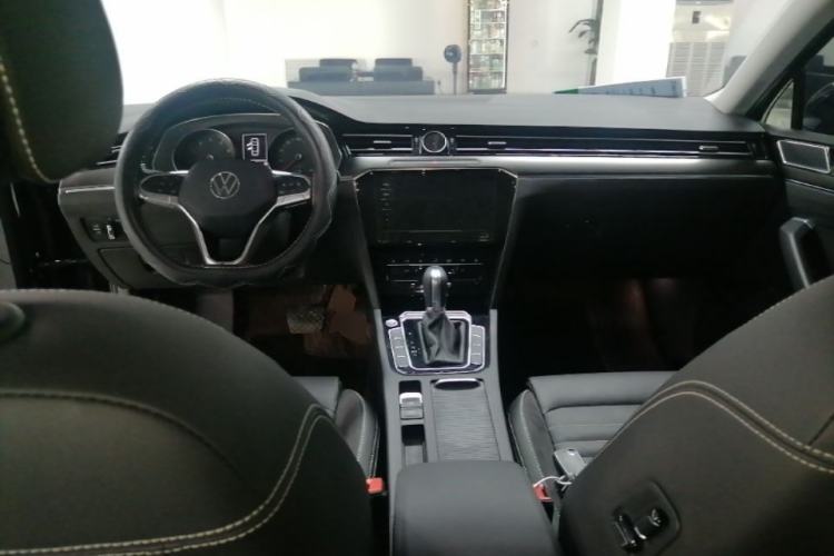 Used Volkswagen Magotan 2020 330TSI DSG Leading Model Center Console