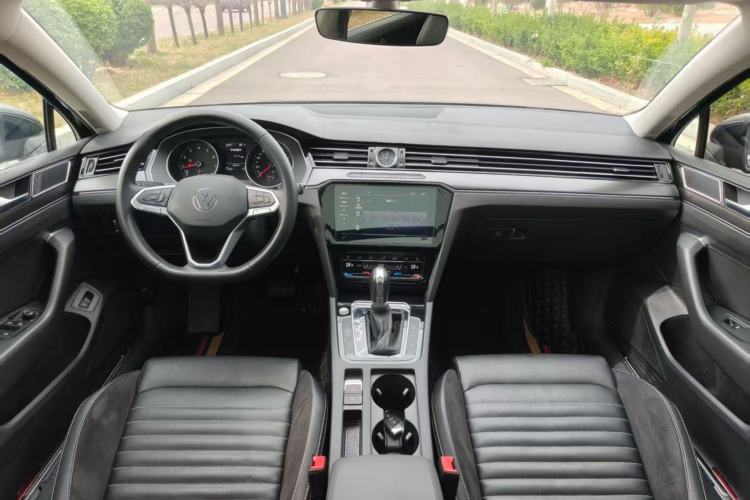 Used Volkswagen Magotan 2020 330TSI DSG Leading Model Center Console