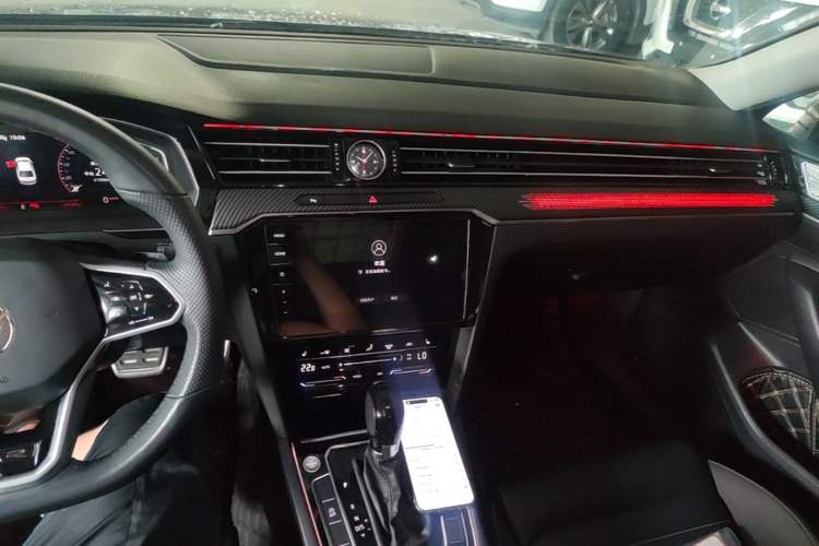 Used Volkswagen Magotan 2020 330TSI DSG Luxury Edition Center Console