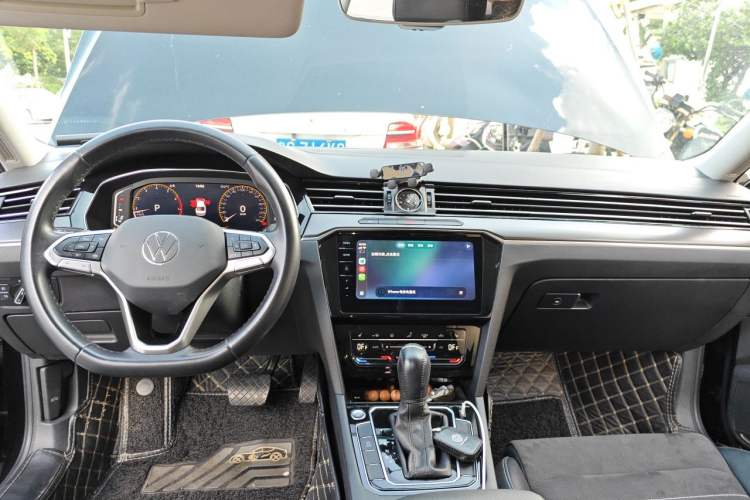 Used Volkswagen Magotan 2020 330TSI DSG Leading Model Center Console
