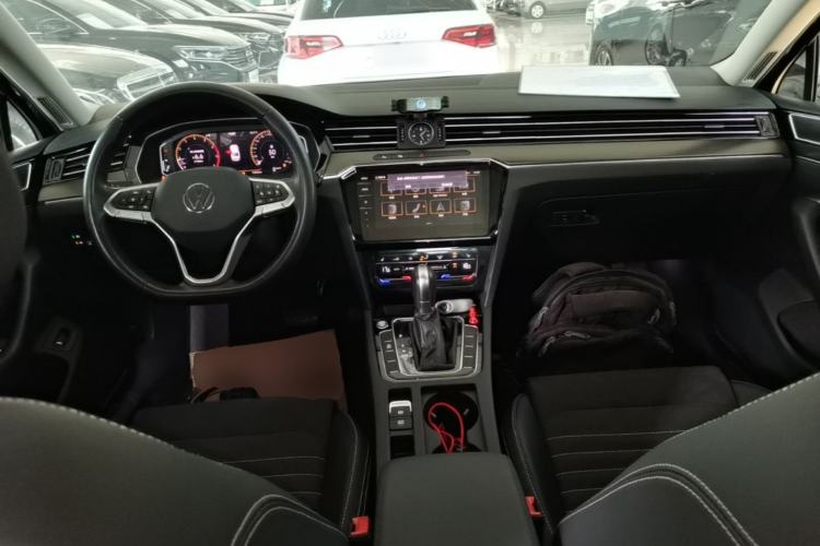 Used Volkswagen Magotan 2020 380TSI DSG Luxury Version Center Console