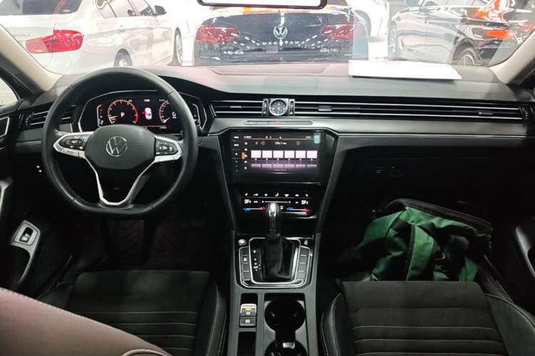 Used Volkswagen Magotan 2020 330TSI DSG Luxury Edition Center Console