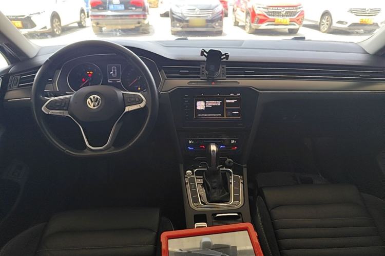 Used Volkswagen Magotan 2020 330TSI DSG Leading Model Center Console