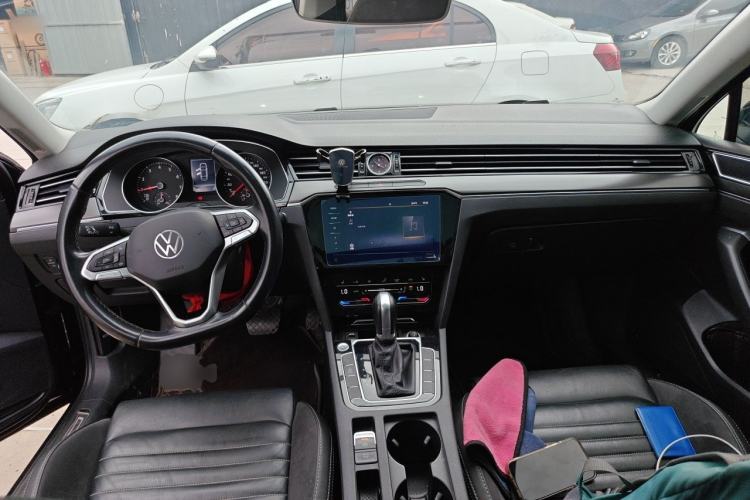 Used Volkswagen Magotan 2020 330TSI DSG Leading Model Center Console