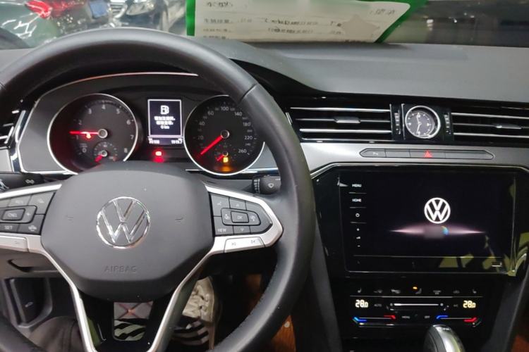 Used Volkswagen Magotan 2020 330TSI DSG Leading Model Center Console