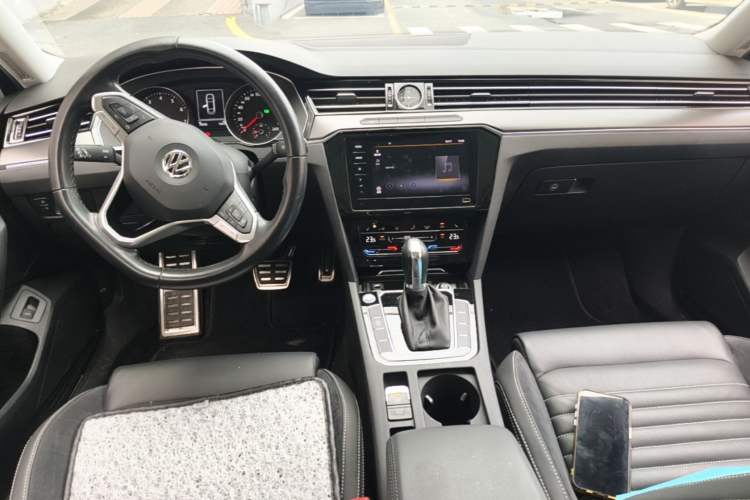 Used Volkswagen Magotan 2020 330TSI DSG Leading Model Center Console
