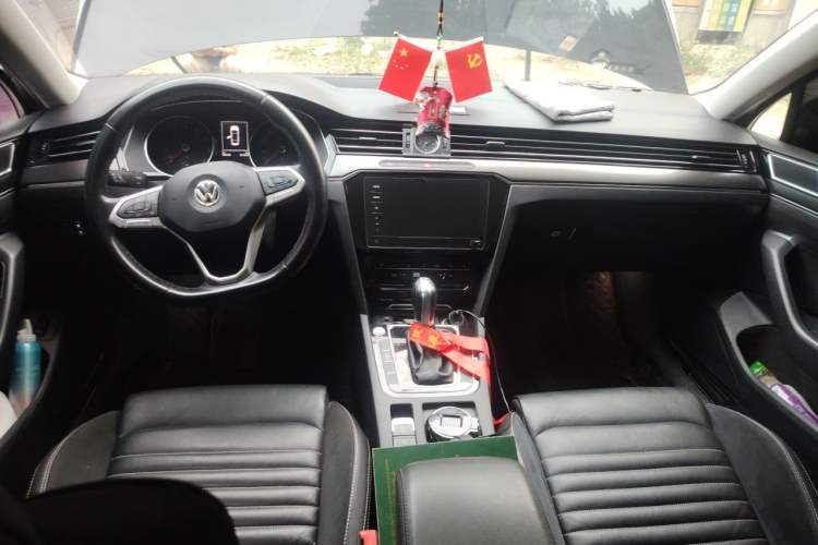 Used Volkswagen Magotan 2020 330TSI DSG Leading Model Center Console