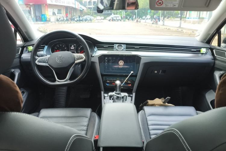 Used Volkswagen Magotan 2020 330TSI DSG Leading Model Center Console