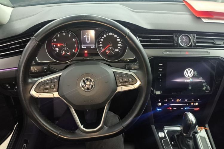 Used Volkswagen Magotan 2020 330TSI DSG Leading Model Center Console