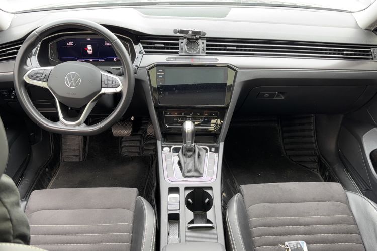 Used Volkswagen Magotan 2020 330TSI DSG Luxury Edition Center Console