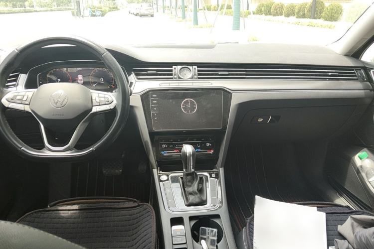 Used Volkswagen Magotan 2020 330TSI DSG Luxury Edition Center Console