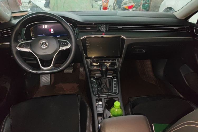 Used Volkswagen Magotan 2020 330TSI DSG Luxury Edition Center Console