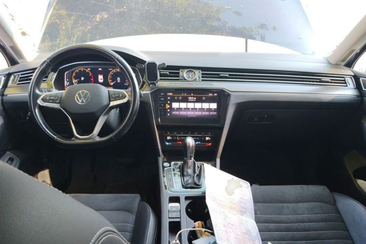 Used Volkswagen Magotan 2020 330TSI DSG Luxury Edition Center Console