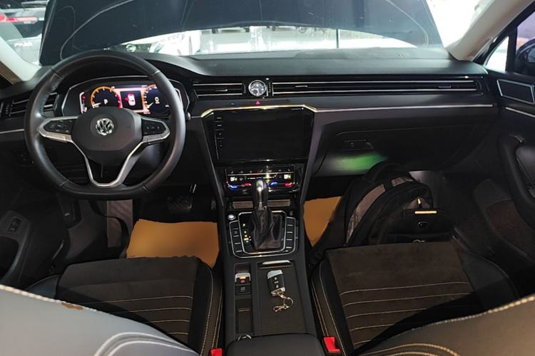Used Volkswagen Magotan 2020 330TSI DSG Luxury Edition Center Console