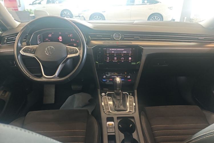 Used Volkswagen Magotan 2020 380TSI DSG Luxury Version Center Console