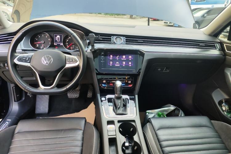 Used Volkswagen Magotan 2020 330TSI DSG Leading Model Center Console