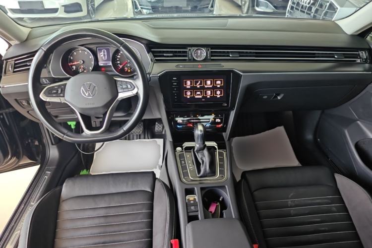 Used Volkswagen Magotan 2020 330TSI DSG Leading Model Center Console