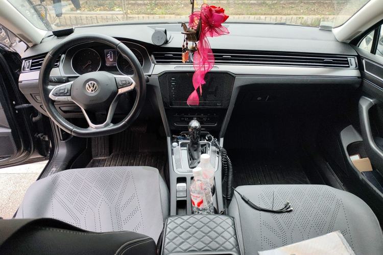 Used Volkswagen Magotan 2020 330TSI DSG Leading Model Center Console