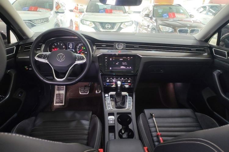 Used Volkswagen Magotan 2020 330TSI DSG Leading Model Center Console