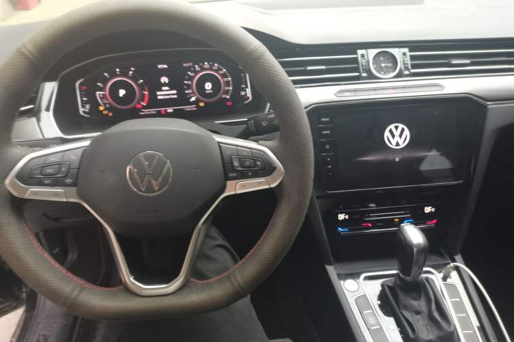 Used Volkswagen Magotan 2020 330TSI DSG Luxury Edition Center Console