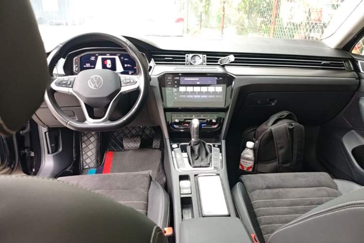 Used Volkswagen Magotan 2020 330TSI DSG Luxury Edition Center Console