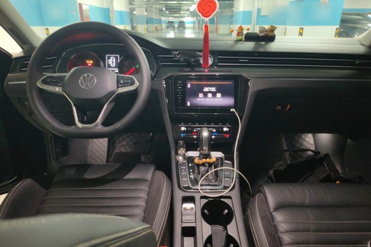 Used Volkswagen Magotan 2020 330TSI DSG Leading Model Center Console