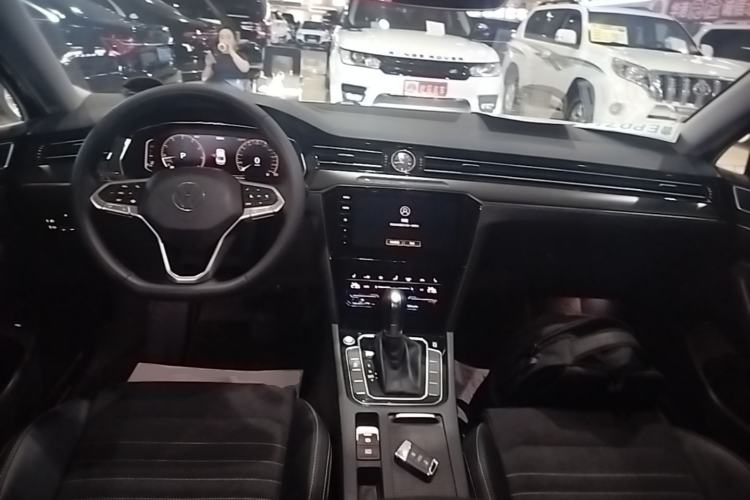 Used Volkswagen Magotan 2020 330TSI DSG Luxury Edition Center Console
