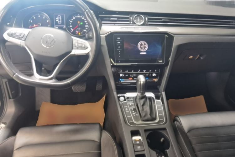 Used Volkswagen Magotan 2020 330TSI DSG Leading Model Center Console