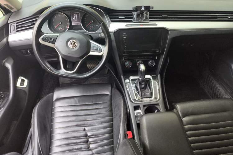 Used Volkswagen Magotan 2020 280TSI DSG Comfort Edition Center Console