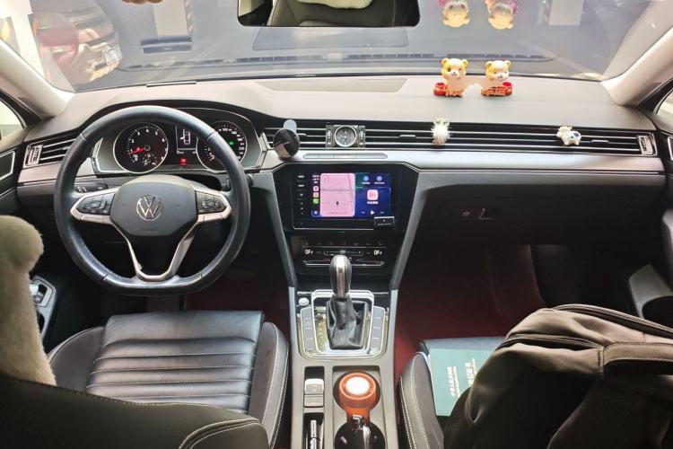 Used Volkswagen Magotan 2020 330TSI DSG Leading Model Center Console