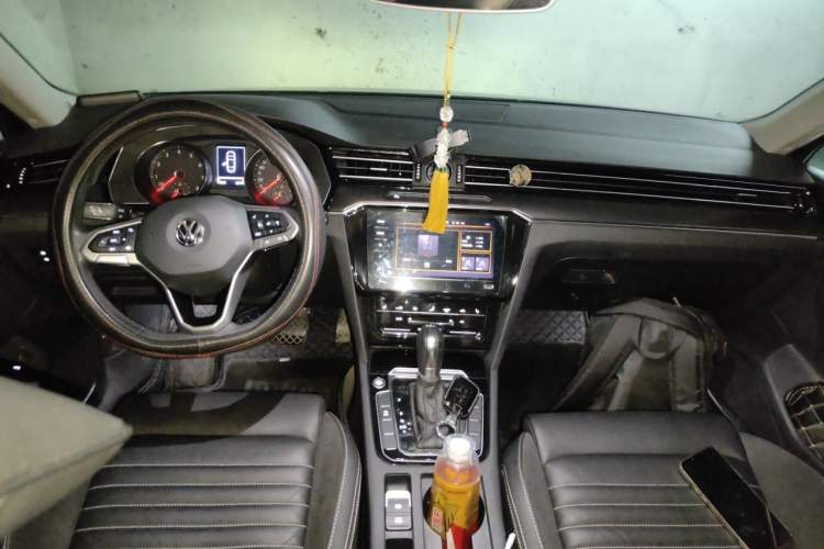 Used Volkswagen Magotan 2020 330TSI DSG Leading Model Center Console
