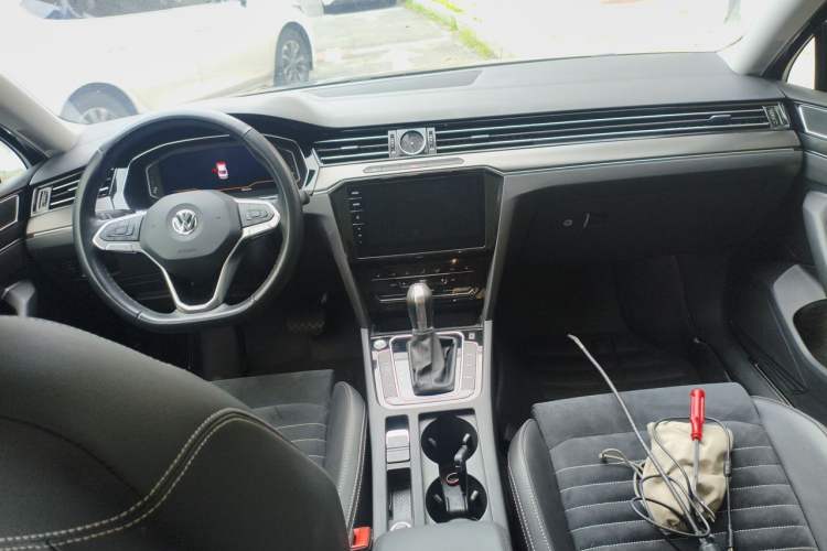 Used Volkswagen Magotan 2020 330TSI DSG Luxury Edition Center Console