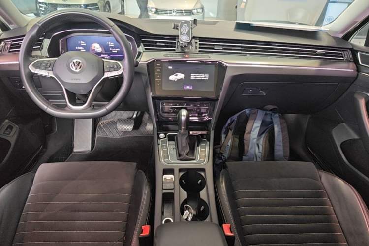 Used Volkswagen Magotan 2020 330TSI DSG Luxury Edition Center Console