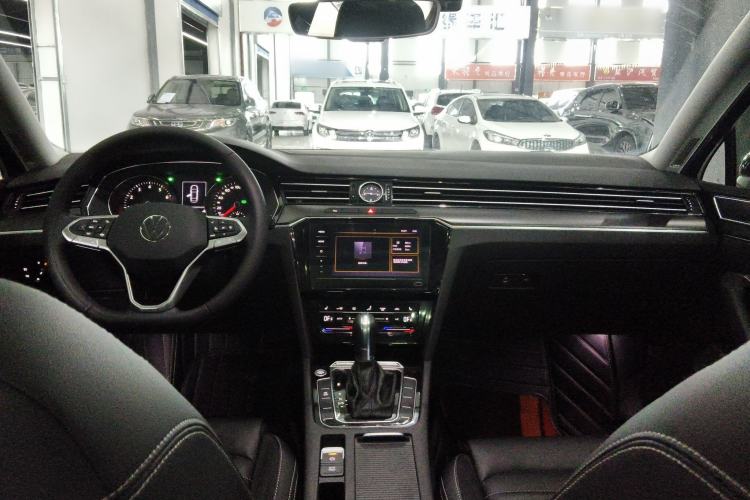 Used Volkswagen Magotan 2020 330TSI DSG Leading Model Center Console