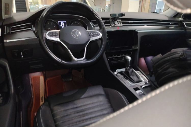 Used Volkswagen Magotan 2020 330TSI DSG Leading Model Center Console