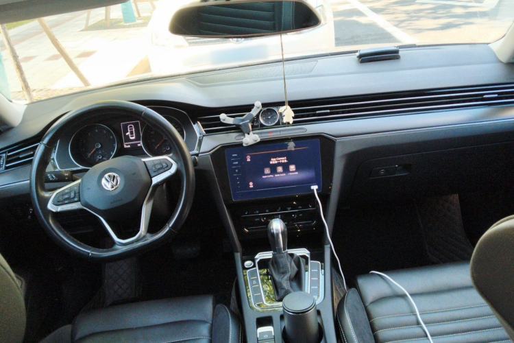 Used Volkswagen Magotan 2020 330TSI DSG Leading Model Center Console
