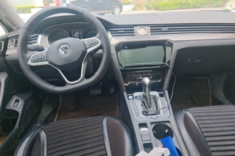 Used Volkswagen Magotan 2020 330TSI DSG Leading Model Center Console