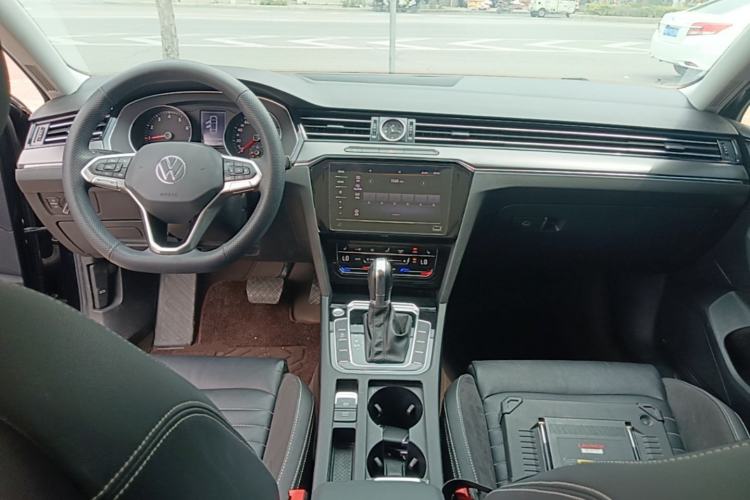 Used Volkswagen Magotan 2020 330TSI DSG Leading Model Center Console