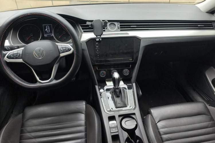 Used Volkswagen Magotan 2020 280TSI DSG Comfort Edition Center Console
