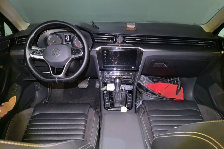 Used Volkswagen Magotan 2020 330TSI DSG Leading Model Center Console