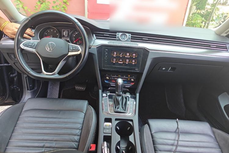 Used Volkswagen Magotan 2020 330TSI DSG Leading Model Center Console