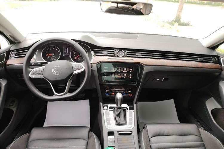 Used Volkswagen Magotan 2020 330TSI DSG Leading Model Center Console