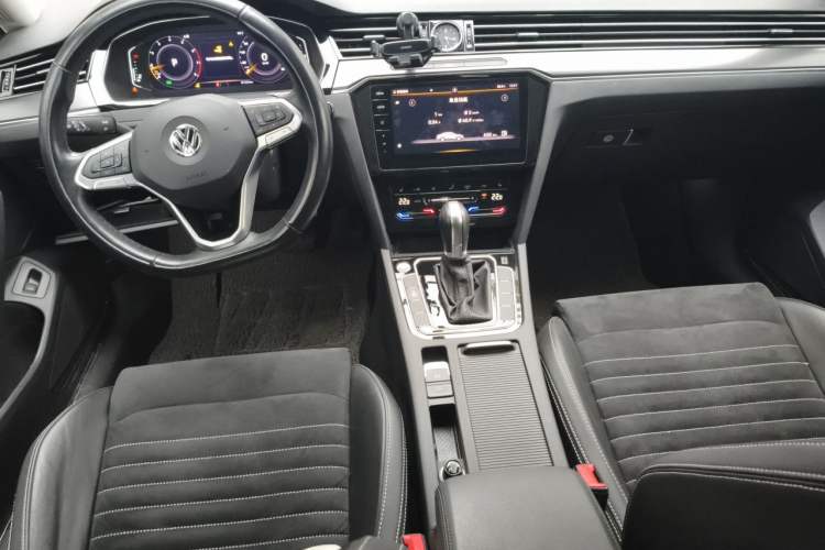 Used Volkswagen Magotan 2020 380TSI DSG Luxury Version Center Console