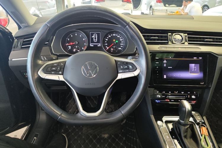 Used Volkswagen Magotan 2020 330TSI DSG Leading Model Center Console