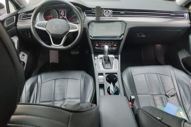 Used Volkswagen Magotan 2020 330TSI DSG Leading Model Center Console
