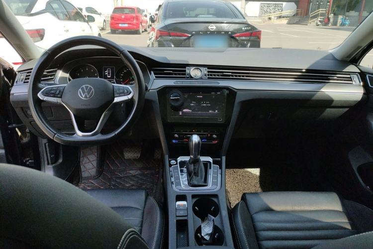Used Volkswagen Magotan 2020 330TSI DSG Leading Model Center Console