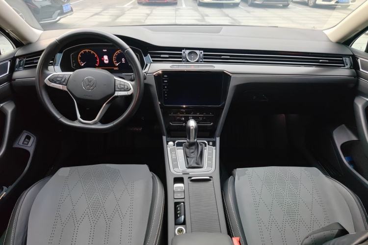 Used Volkswagen Magotan 2020 330TSI DSG Luxury Edition Center Console