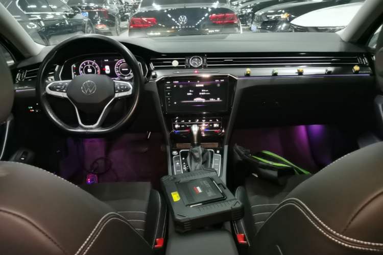 Used Volkswagen Magotan 2020 330TSI DSG Luxury Edition Center Console